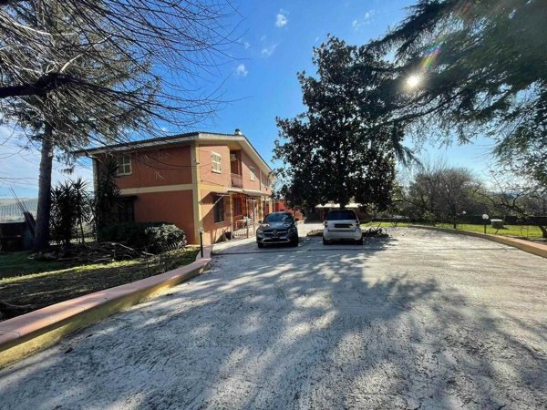 casa indipendente in vendita a Capena