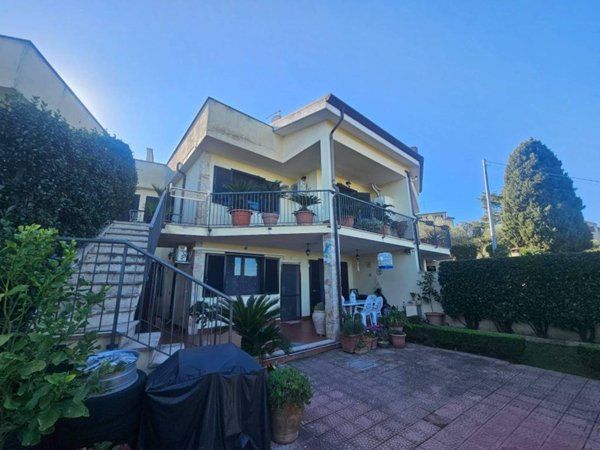 casa indipendente in vendita a Capena