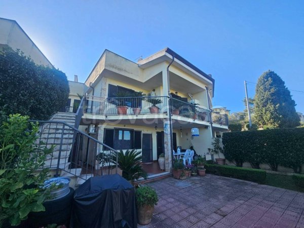 casa indipendente in vendita a Capena