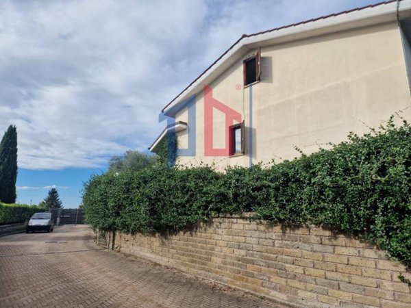 casa indipendente in vendita a Capena