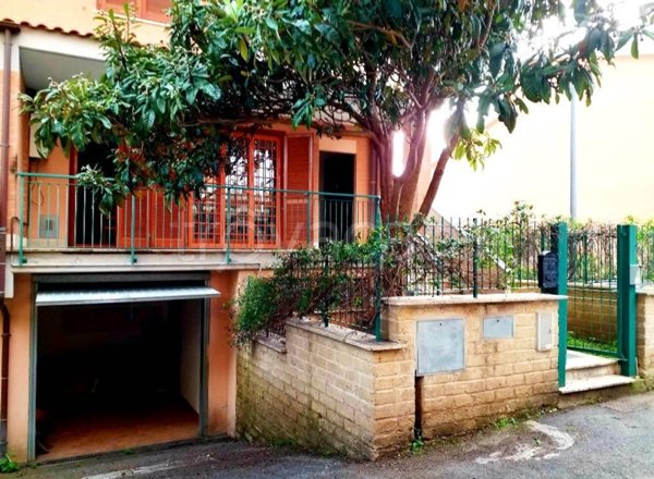 casa indipendente in vendita a Capena