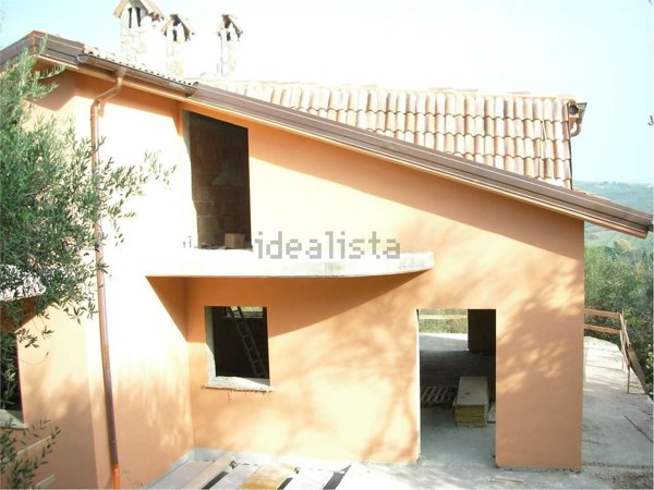 casa indipendente in vendita a Capena