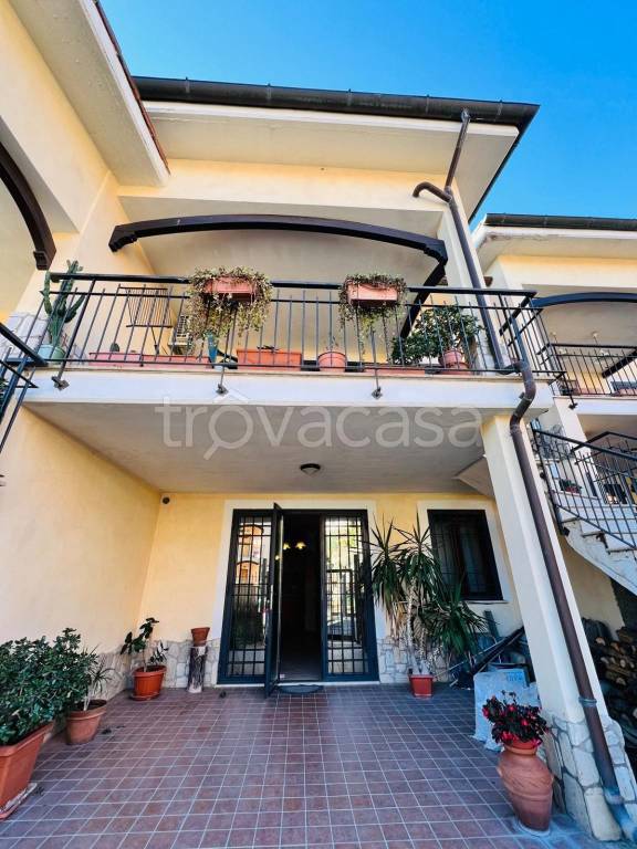 casa indipendente in vendita a Capena