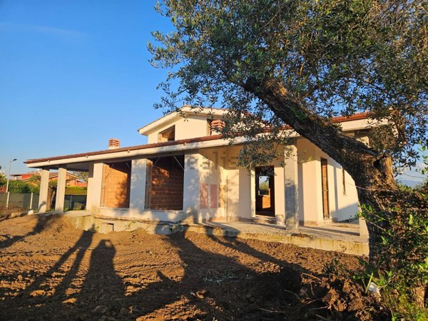 casa indipendente in vendita a Capena