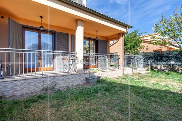 casa indipendente in vendita a Capena