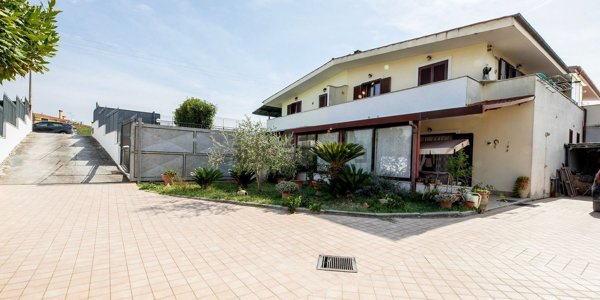 casa indipendente in vendita a Capena