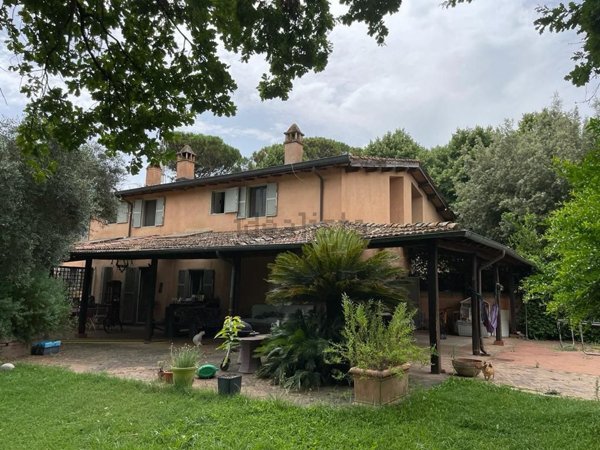 casa indipendente in vendita a Capena