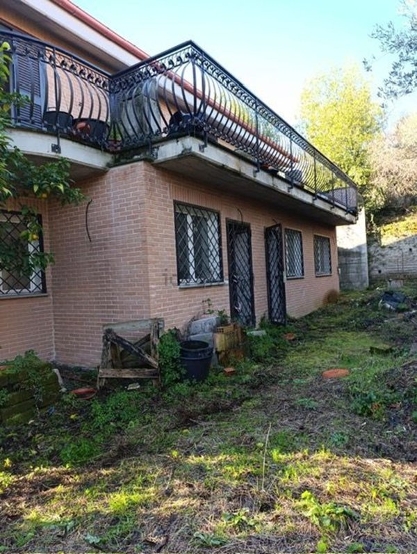 casa indipendente in vendita a Capena