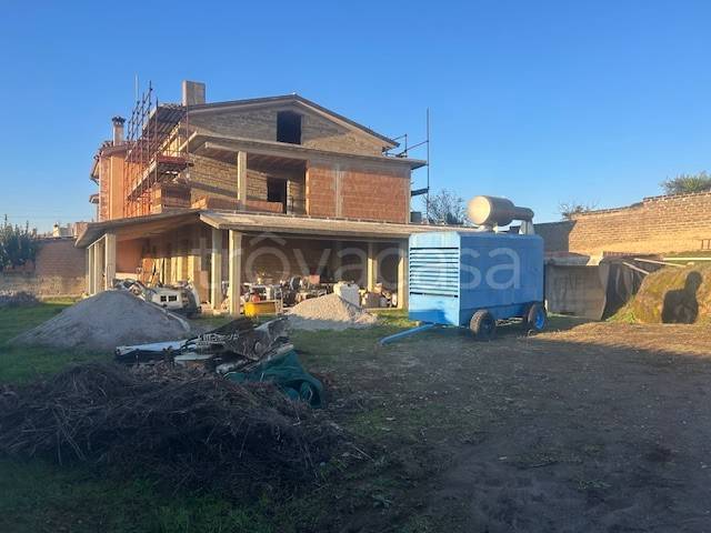 casa indipendente in vendita a Capena