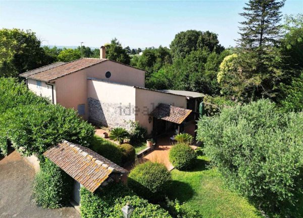 casa indipendente in vendita a Capena