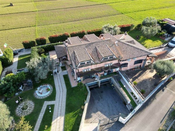 casa indipendente in vendita a Capena