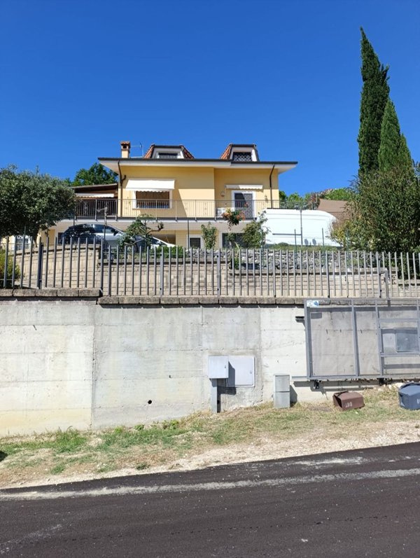 casa indipendente in vendita a Capena