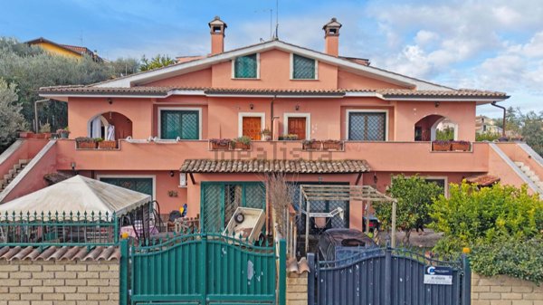 casa indipendente in vendita a Capena