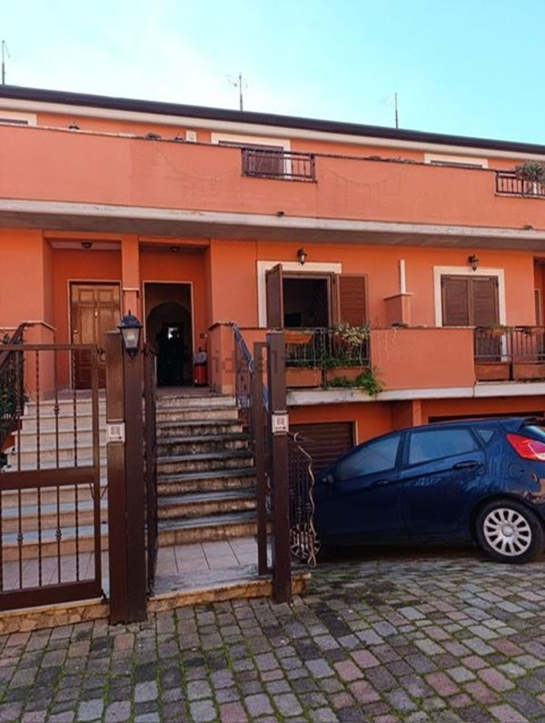 casa indipendente in vendita a Capena