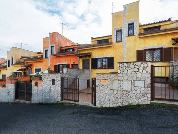 casa indipendente in vendita a Capena