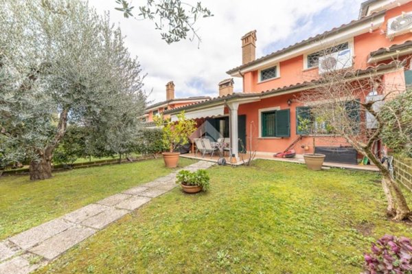 casa indipendente in vendita a Capena