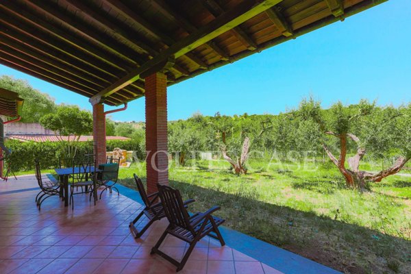 casa indipendente in vendita a Capena