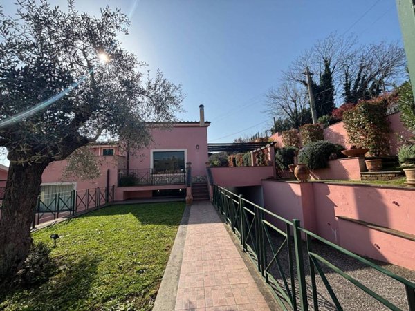 casa indipendente in vendita a Capena