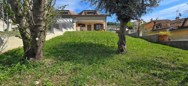 casa indipendente in vendita a Capena