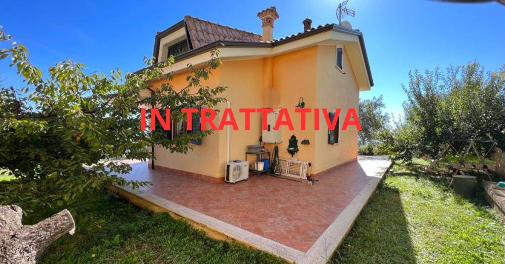 casa indipendente in vendita a Capena