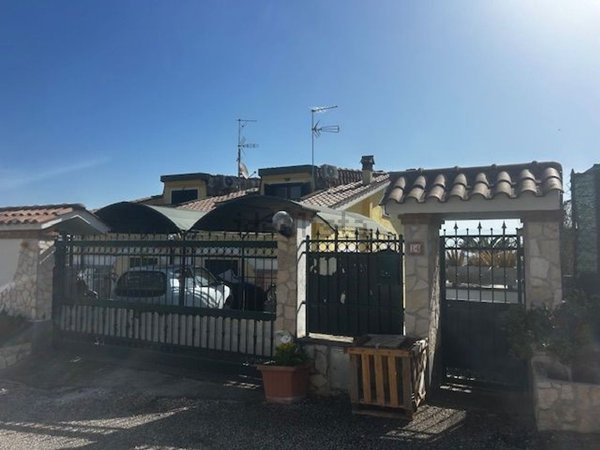 casa indipendente in vendita a Capena