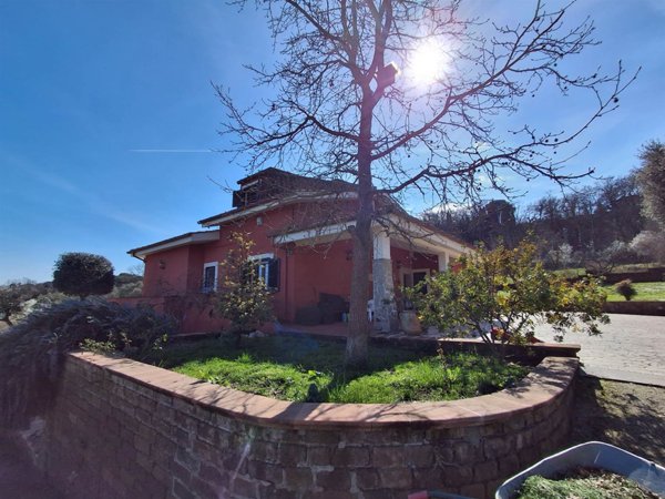casa indipendente in vendita a Capena
