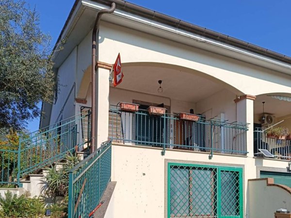 casa indipendente in vendita a Capena