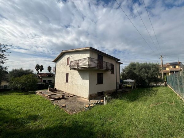 casa indipendente in vendita a Capena