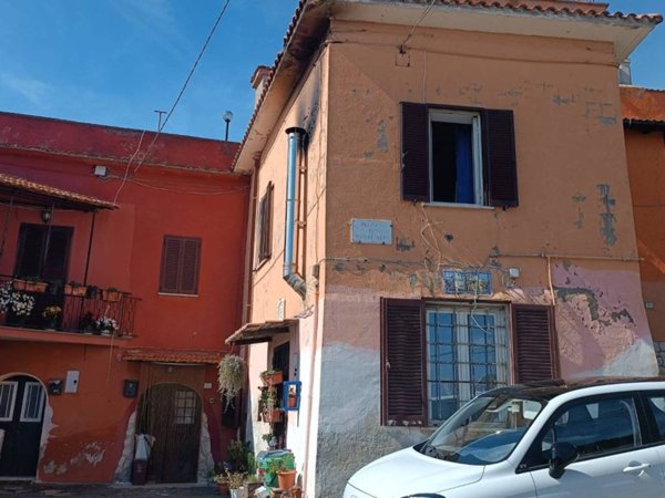 casa indipendente in vendita a Capena