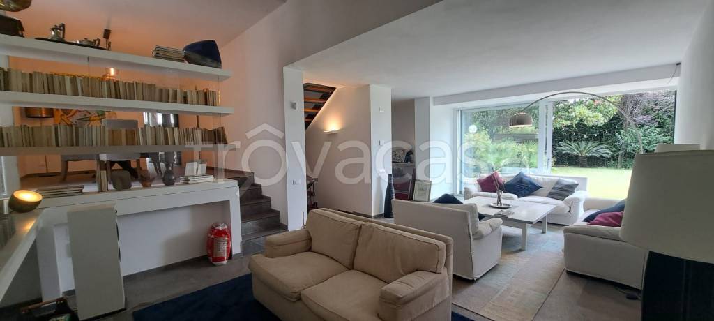 casa indipendente in vendita a Capena