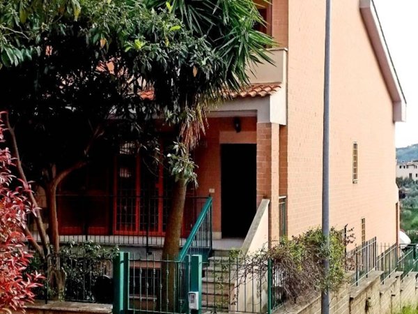 casa indipendente in vendita a Capena