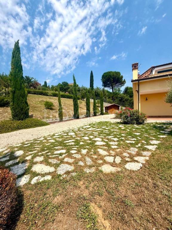 casa indipendente in vendita a Capena