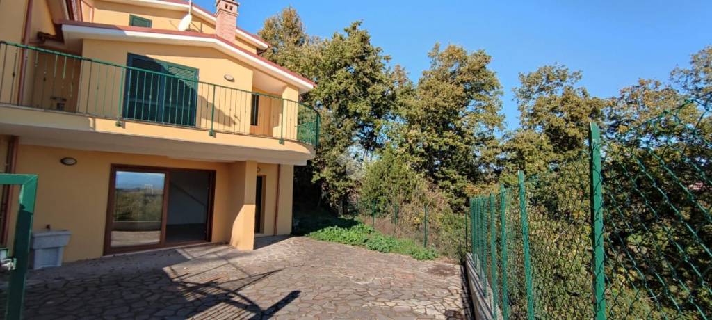 casa indipendente in vendita a Capena