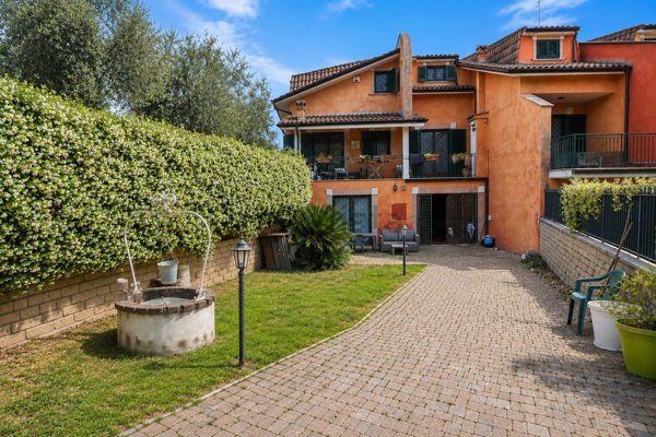 casa indipendente in vendita a Capena