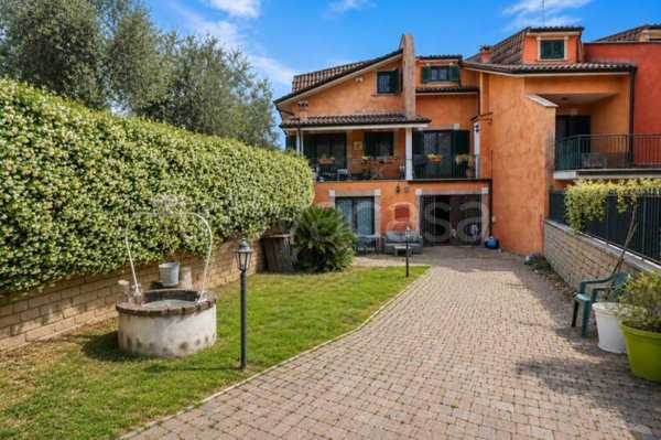 casa indipendente in vendita a Capena