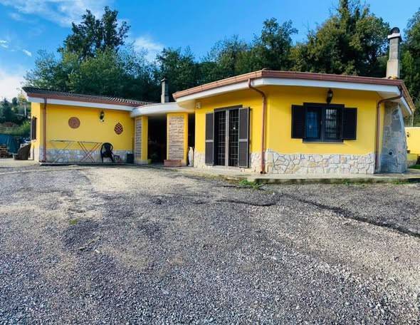 casa indipendente in vendita a Capena