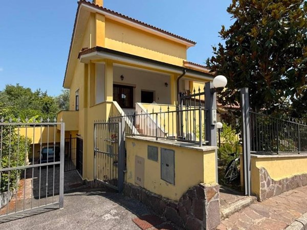 casa indipendente in vendita a Capena