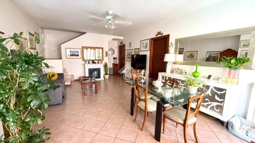 casa indipendente in vendita a Capena