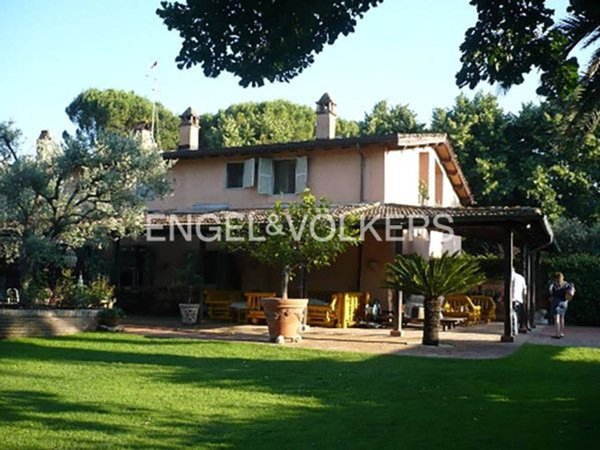 casa indipendente in vendita a Capena