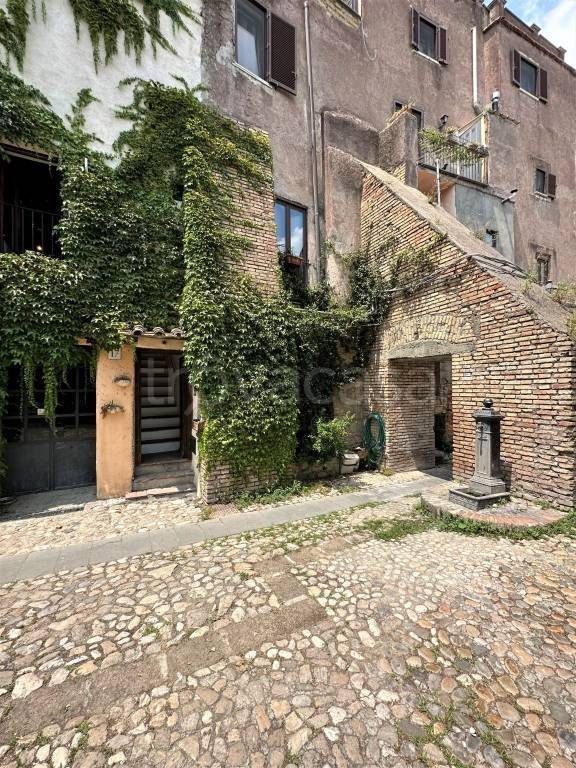 casa indipendente in vendita a Capena