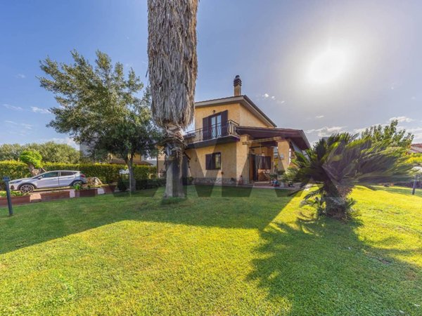 casa indipendente in vendita a Capena