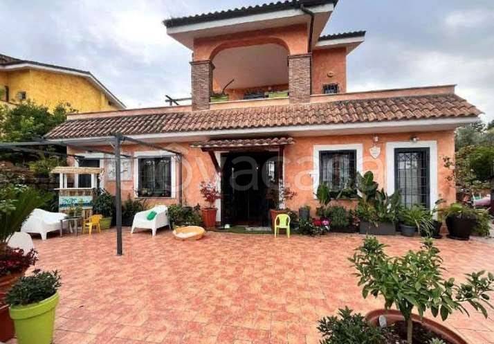 casa indipendente in vendita a Capena