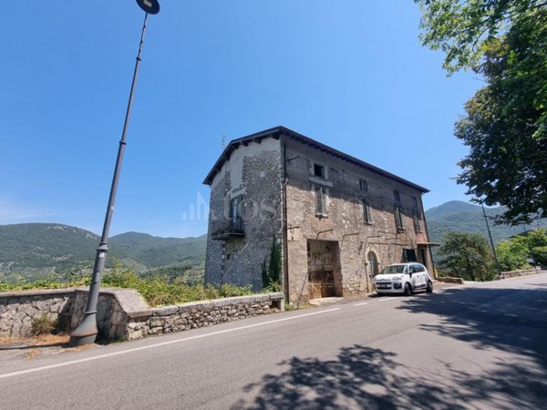 casa indipendente in vendita a Carpineto Romano