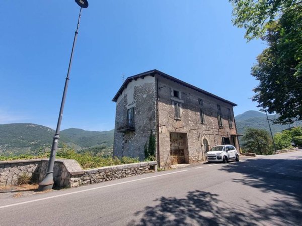 casa indipendente in vendita a Carpineto Romano