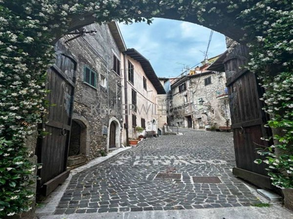 pentavano in vendita a Carpineto Romano