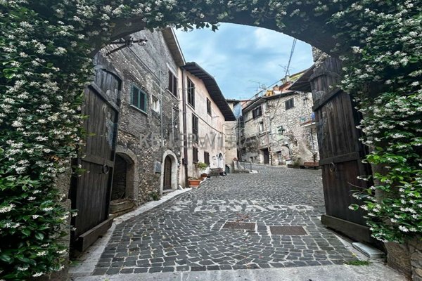 pentavano in vendita a Carpineto Romano