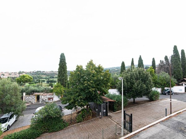 appartamento in vendita a Castel Gandolfo in zona Pavona