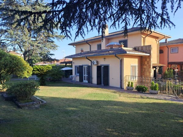 casa indipendente in vendita a Castel Gandolfo in zona Mole di Castel Gandolfo
