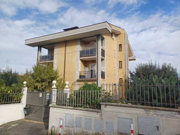 appartamento in vendita a Castel Gandolfo in zona Pavona