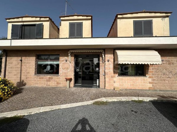 negozio in vendita a Castel Gandolfo